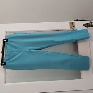 WHBM SZ   6 light turquoise zip up ankle pants
